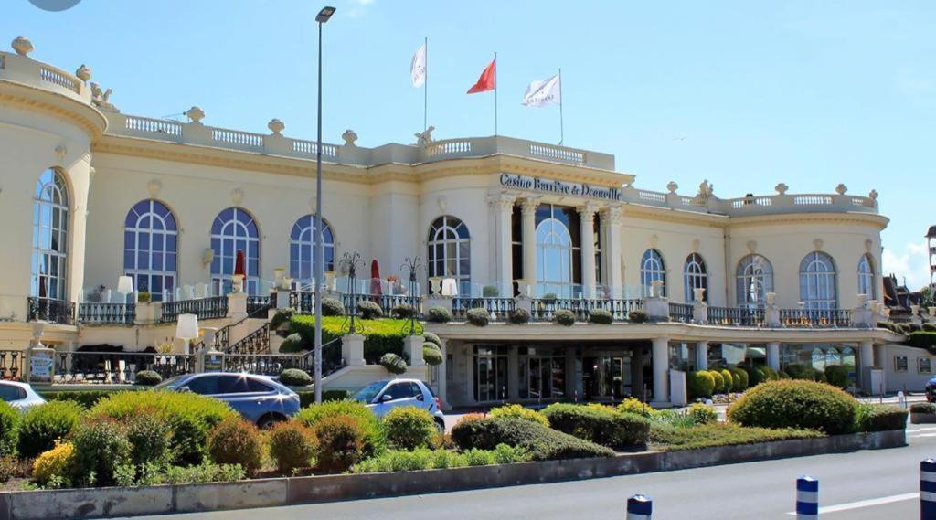 Le Cosy Residence Du Golf Довиль Экстерьер фото